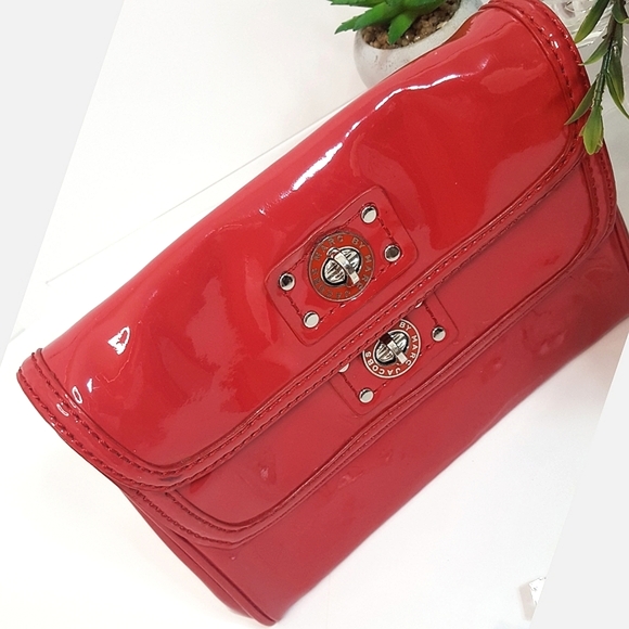 🔻Marc Jacobs|Red Cherry🍒Patent Double Flaps Posh/Clutch/Wristlet - Picture 3 of 13